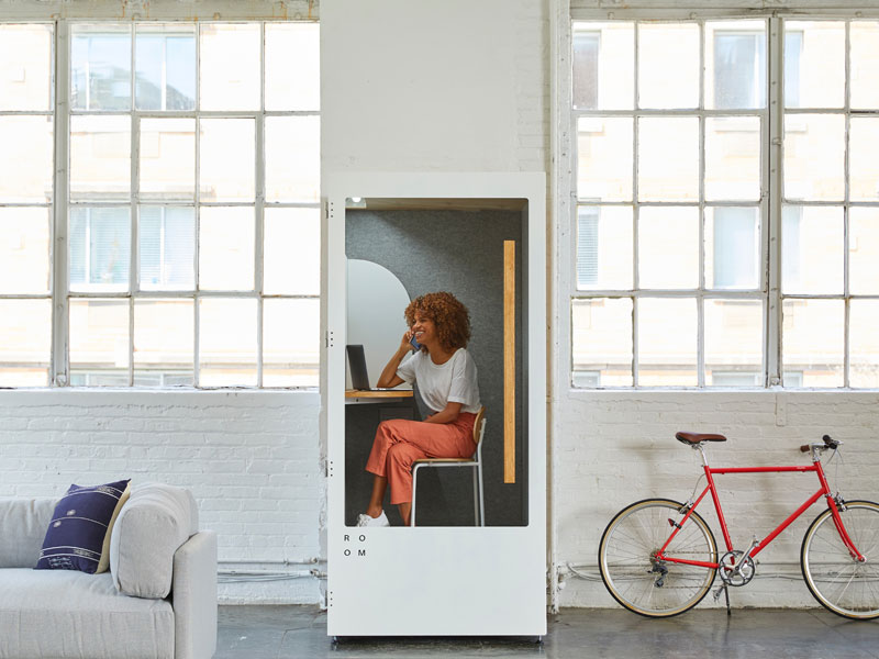 fibu3 AI agent via WhatsApp and email